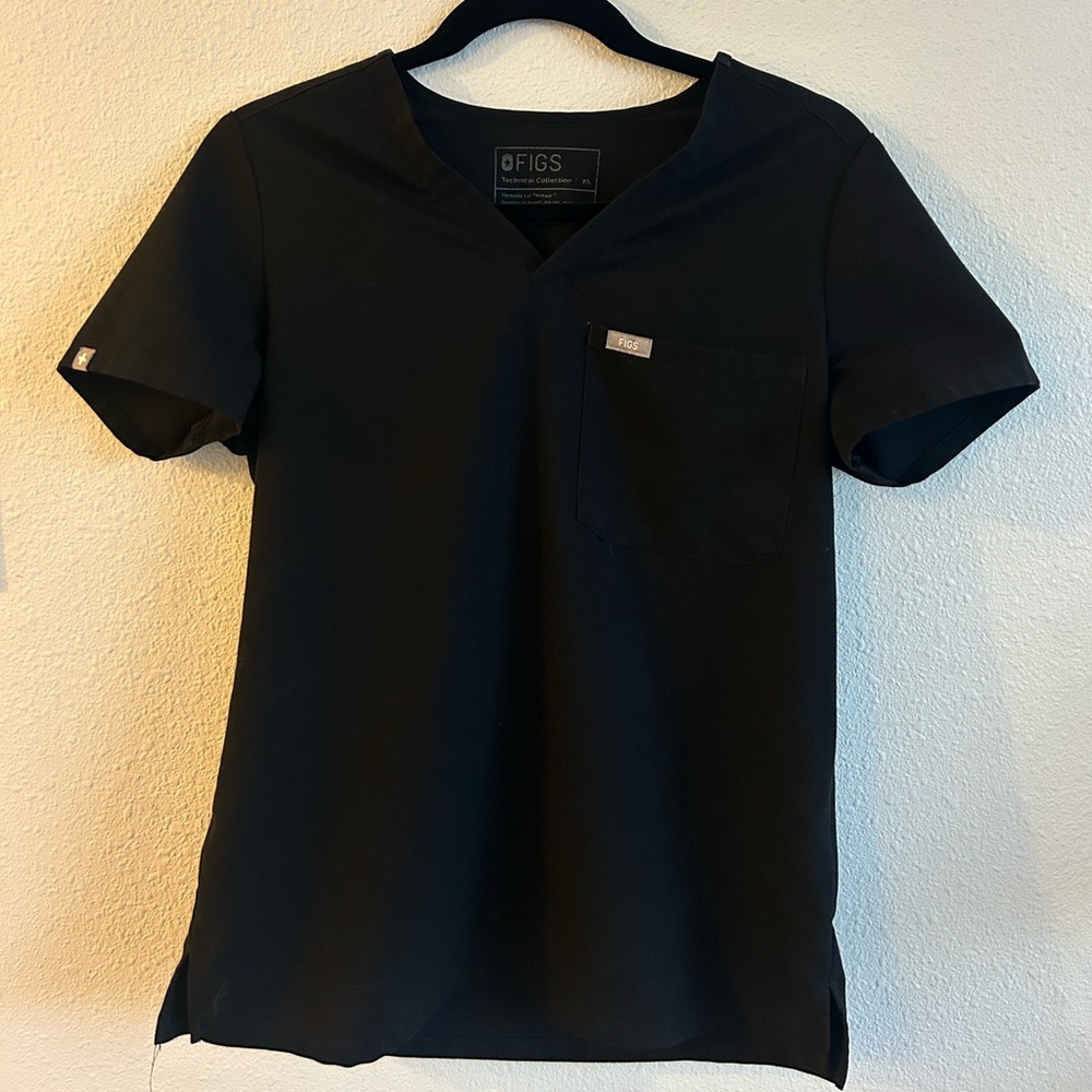 Catarina One-Pocket Scrub Top